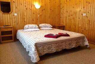 Гостевой дом Kikas Guesthouse Отепя Двухместный номер с 1 кроватью или 2 отдельными кроватями, общая ванная комната-5