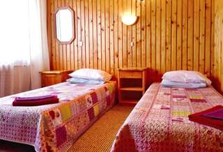 Гостевой дом Kikas Guesthouse Отепя Двухместный номер с 1 кроватью или 2 отдельными кроватями, общая ванная комната-35